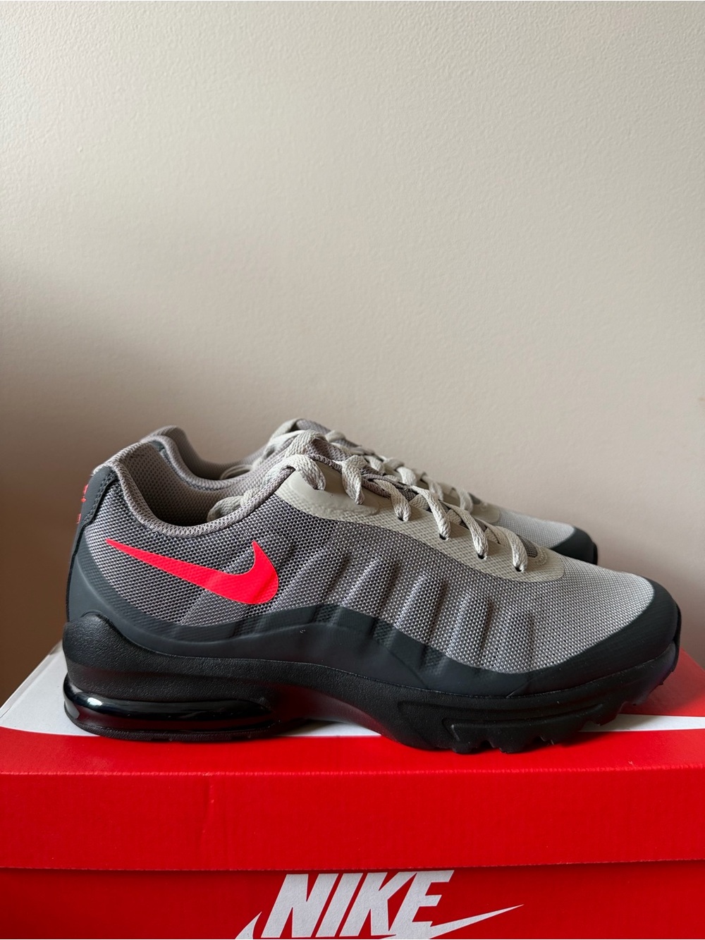 Nike Air Max Invigor Solar Red Anthracite CD1515-002 Men’s Size 9